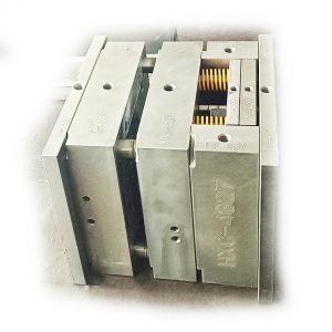 塑料模具 高精密塑膠模具在設(shè)計(jì)的時(shí)候要注意什么問(wèn)題